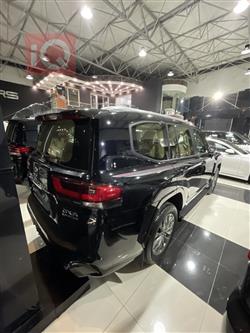 تۆیۆتا لاند کروزەر